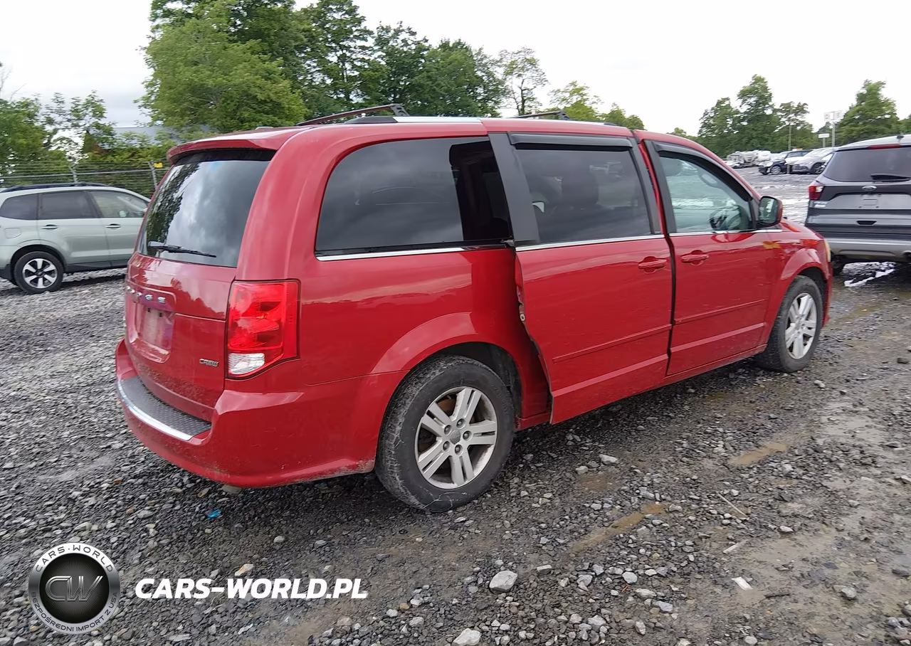 2013 Dodge Grand Caravan Crew VIN:2C4RDGDG1DR772384 - 4
