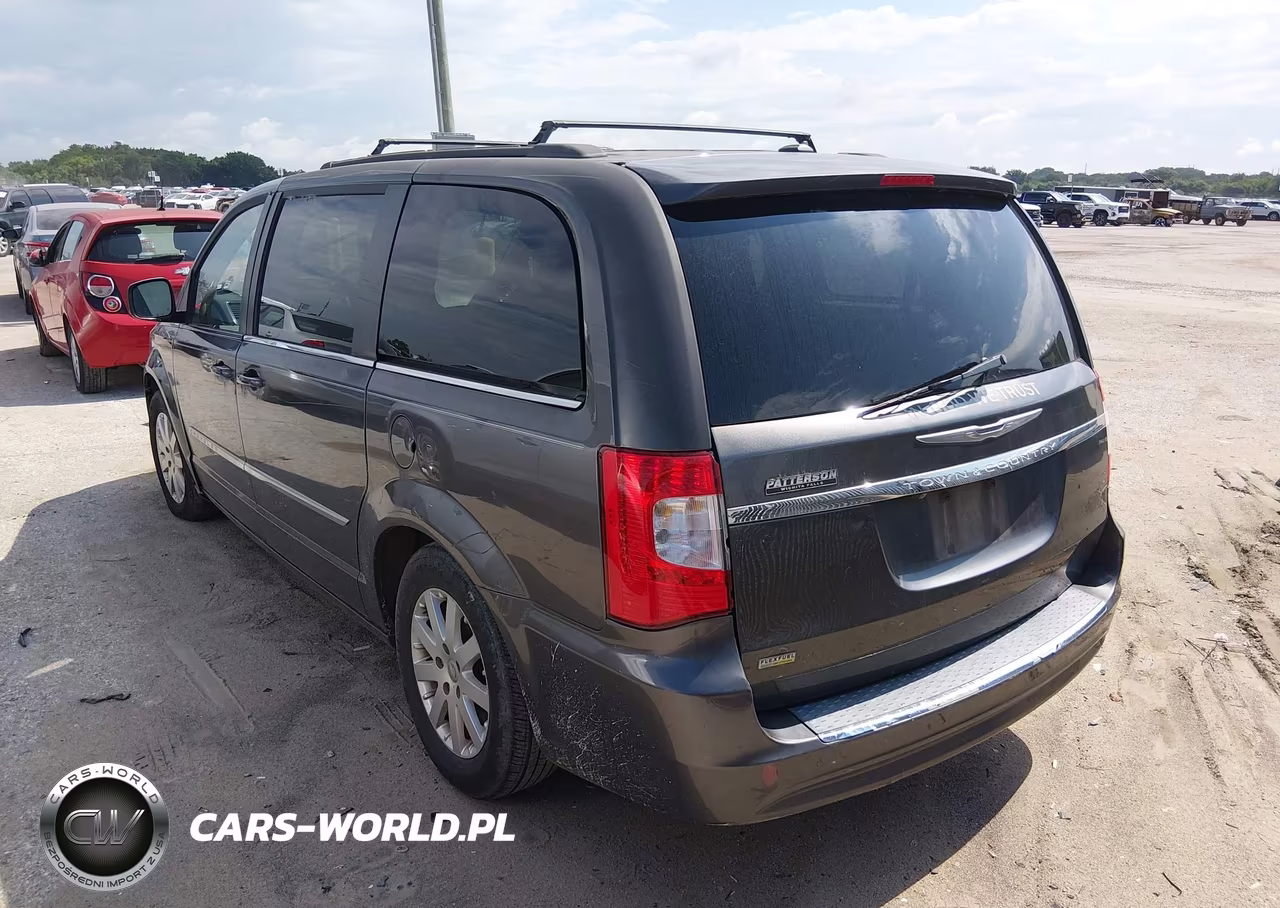 2016 Chrysler Town & Country Touring VIN:2C4RC1BG7GR213459 - 3