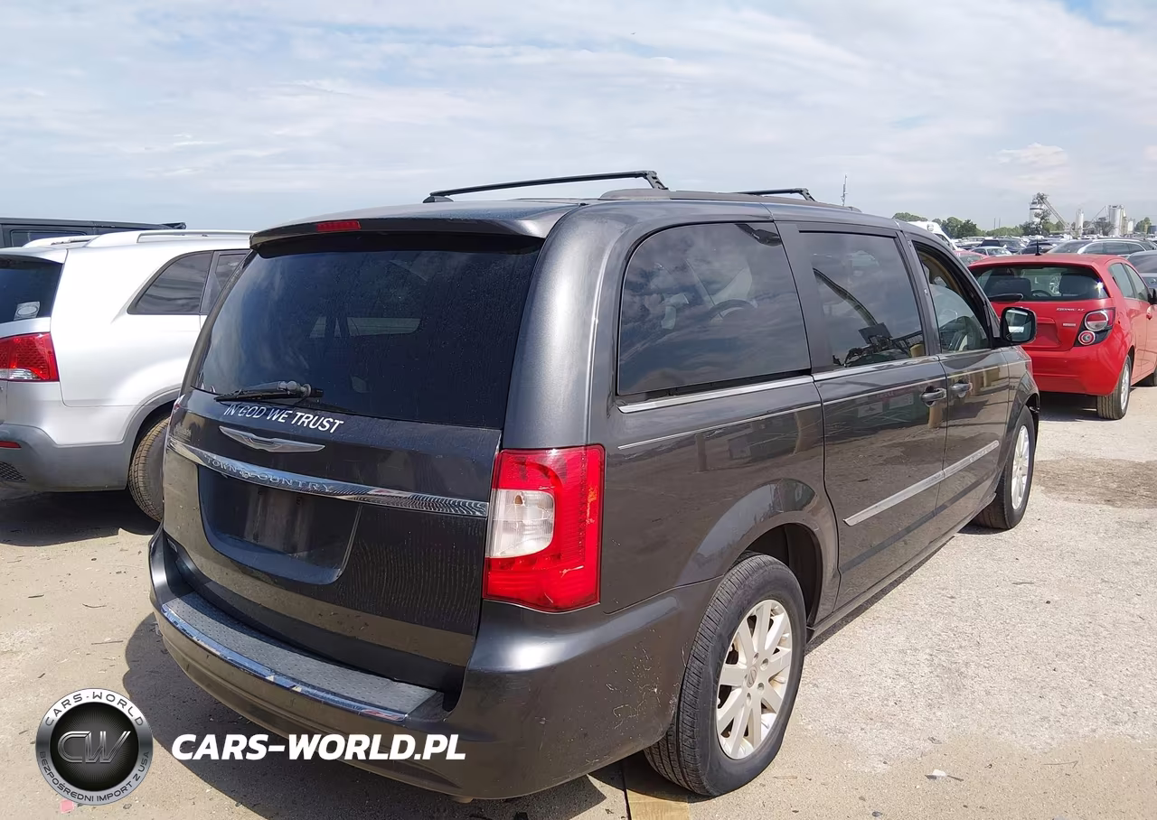 2016 Chrysler Town & Country Touring VIN:2C4RC1BG7GR213459 - 4