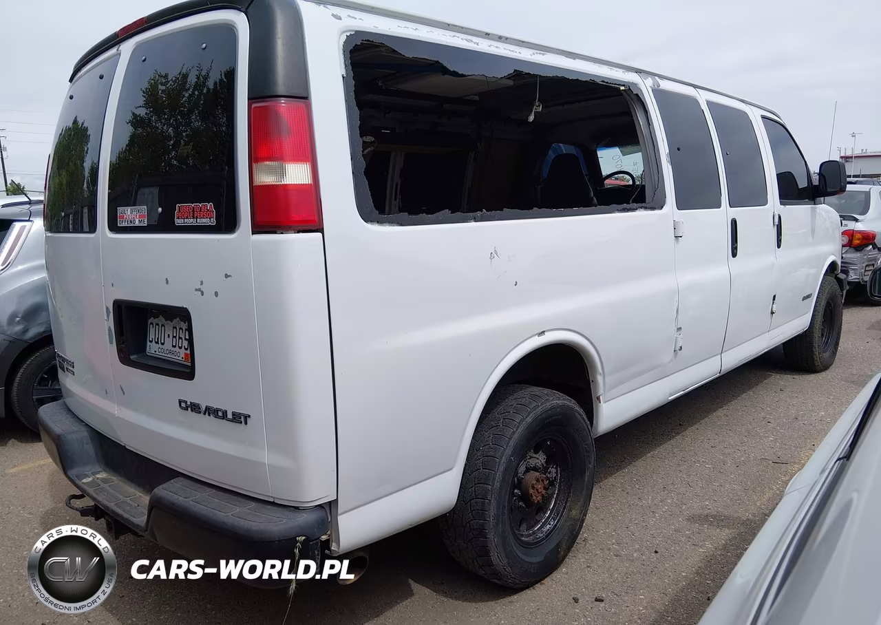 2004 Chevrolet Express VIN:1GAHG39U341244255 - 4
