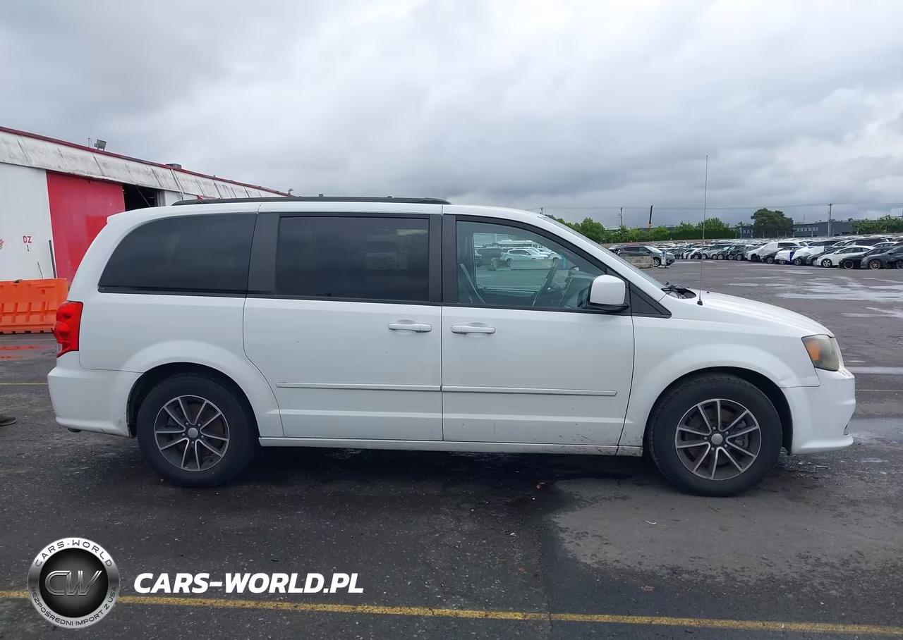 2016 Dodge Grand Caravan R-T VIN:2C4RDGEG8GR275111 - 13