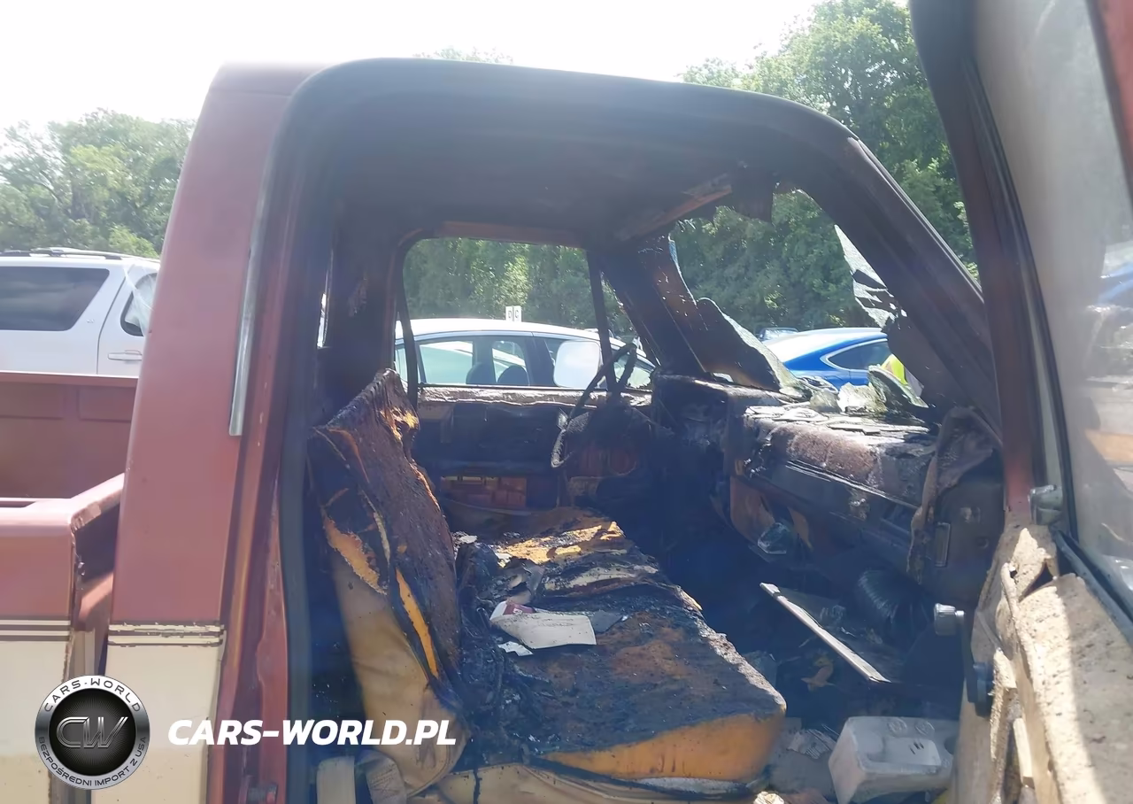 1986 Chevrolet C10 VIN:1GCDC14H6GS192831 - 8