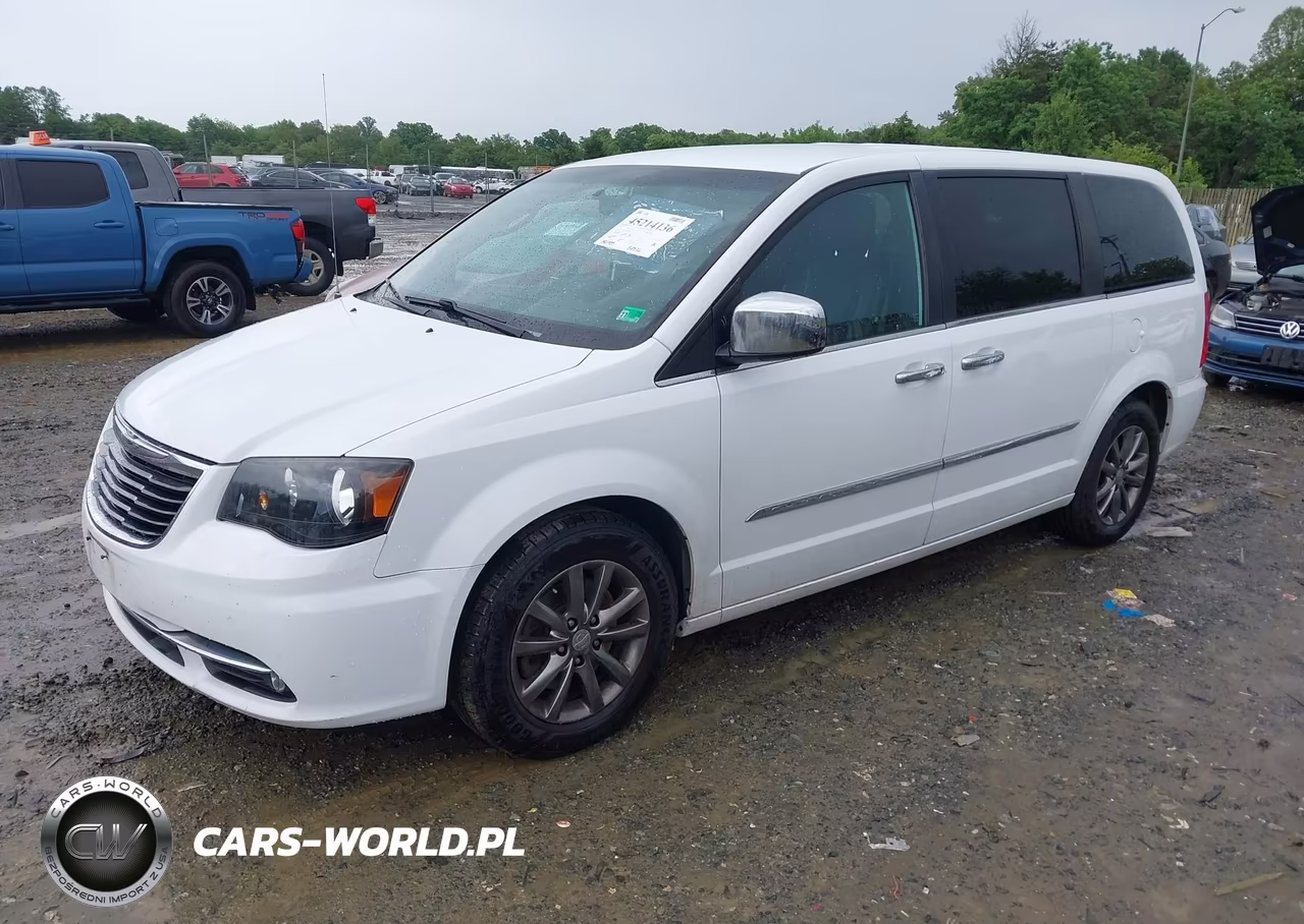 2015 Chrysler Town & Country S VIN:2C4RC1HG5FR590166 - 2