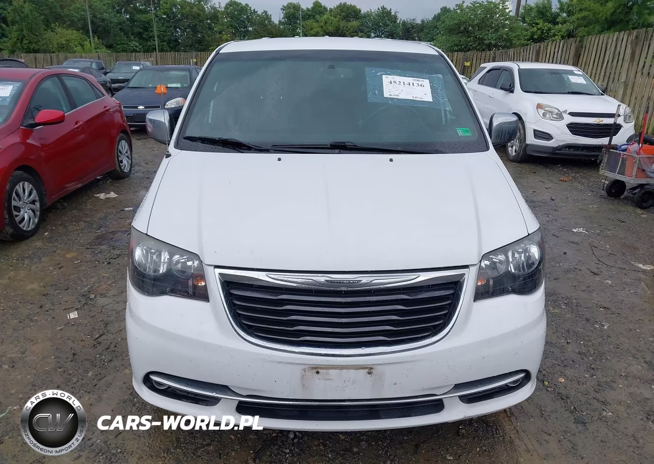 2015 Chrysler Town & Country S VIN:2C4RC1HG5FR590166 - 6