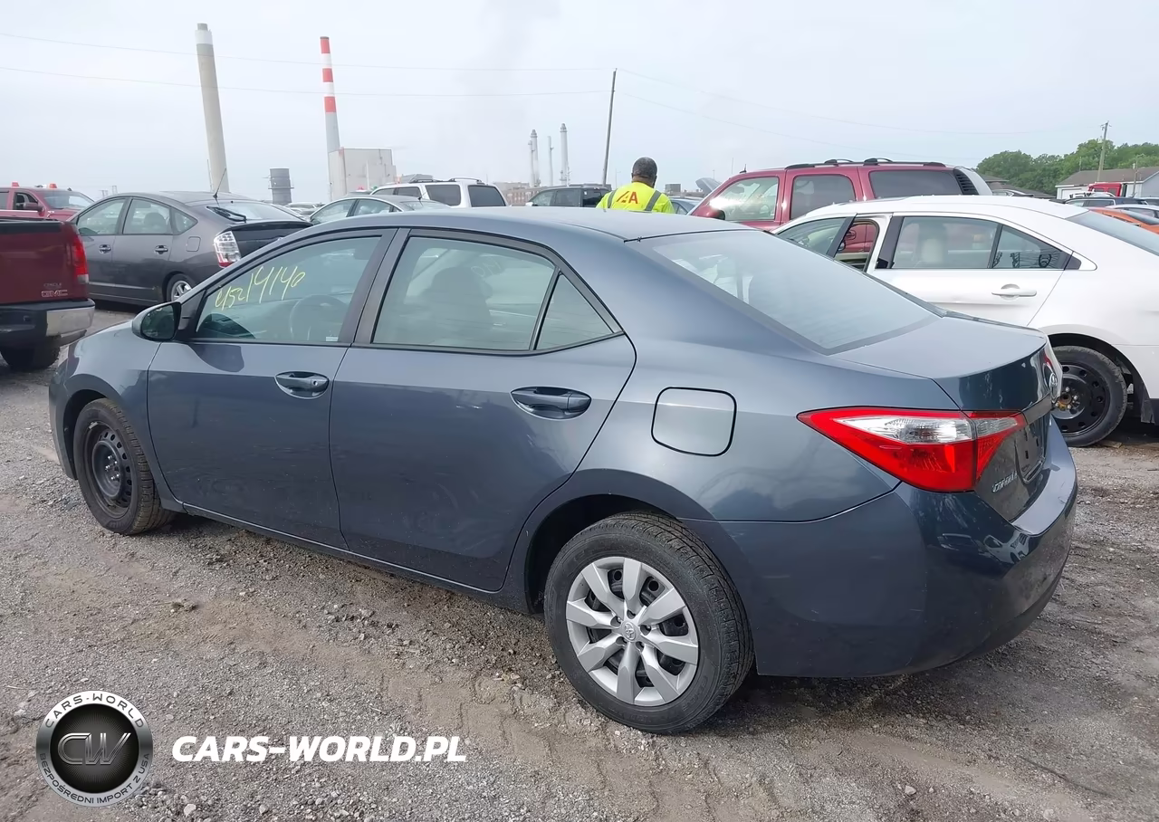 2014 Toyota Corolla Le VIN:5YFBURHE5EP117376 - 3