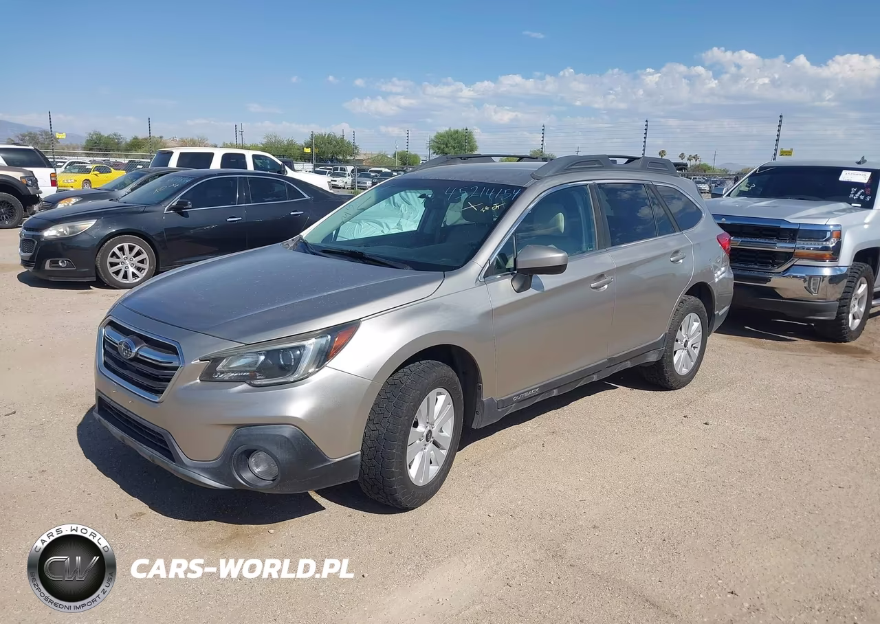 2018 Subaru Outback 2.5I Premium VIN:4S4BSACC4J3353609 - 2
