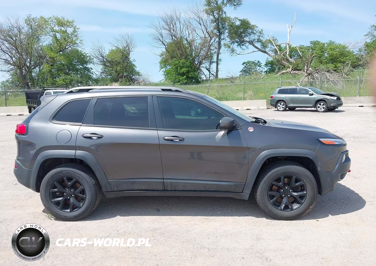 2015 Jeep Cherokee Trailhawk VIN:1C4PJMBB1FW626549 - 13