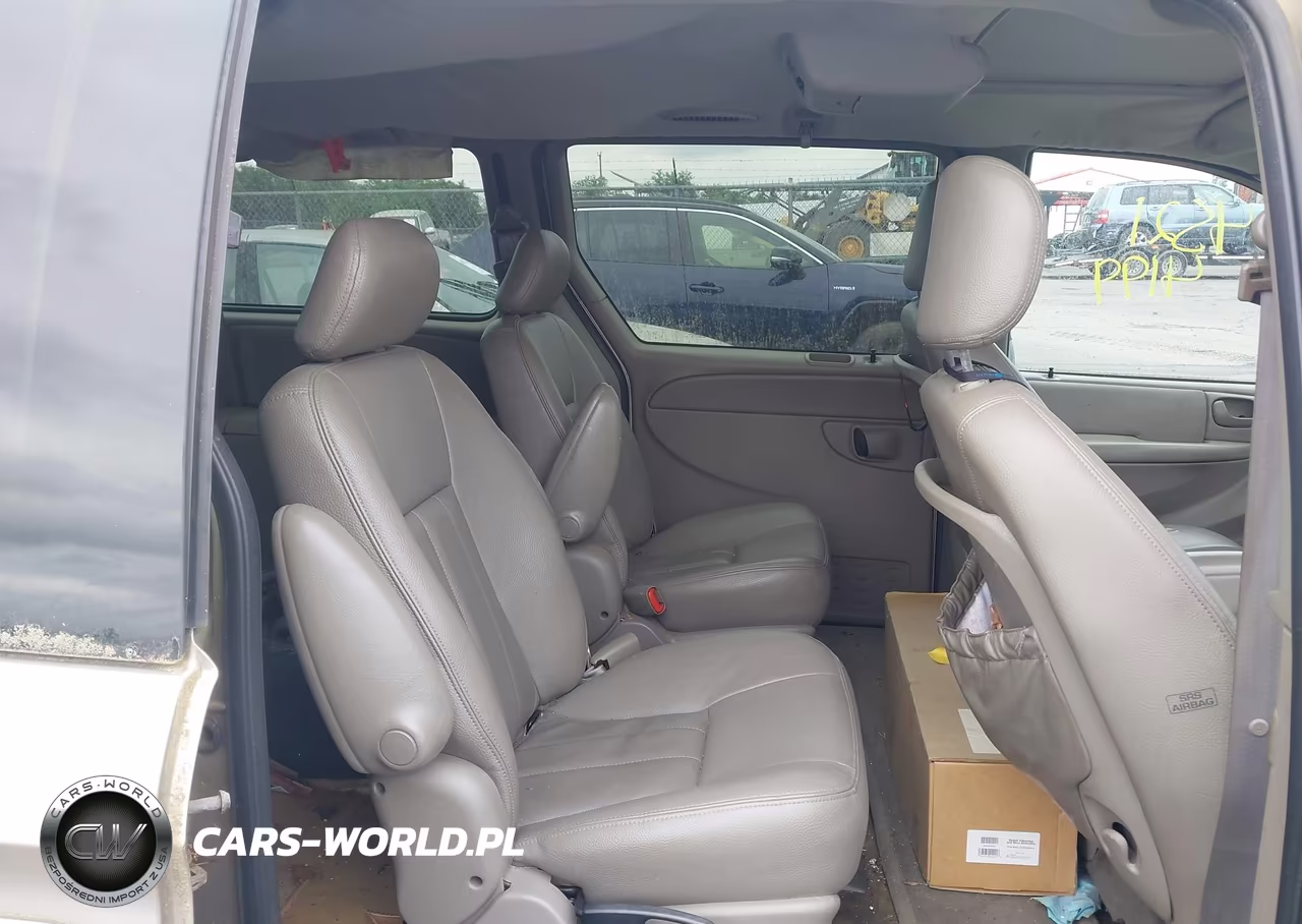 2004 Chrysler Town & Country Touring VIN:2C8GP54L94R603468 - 8