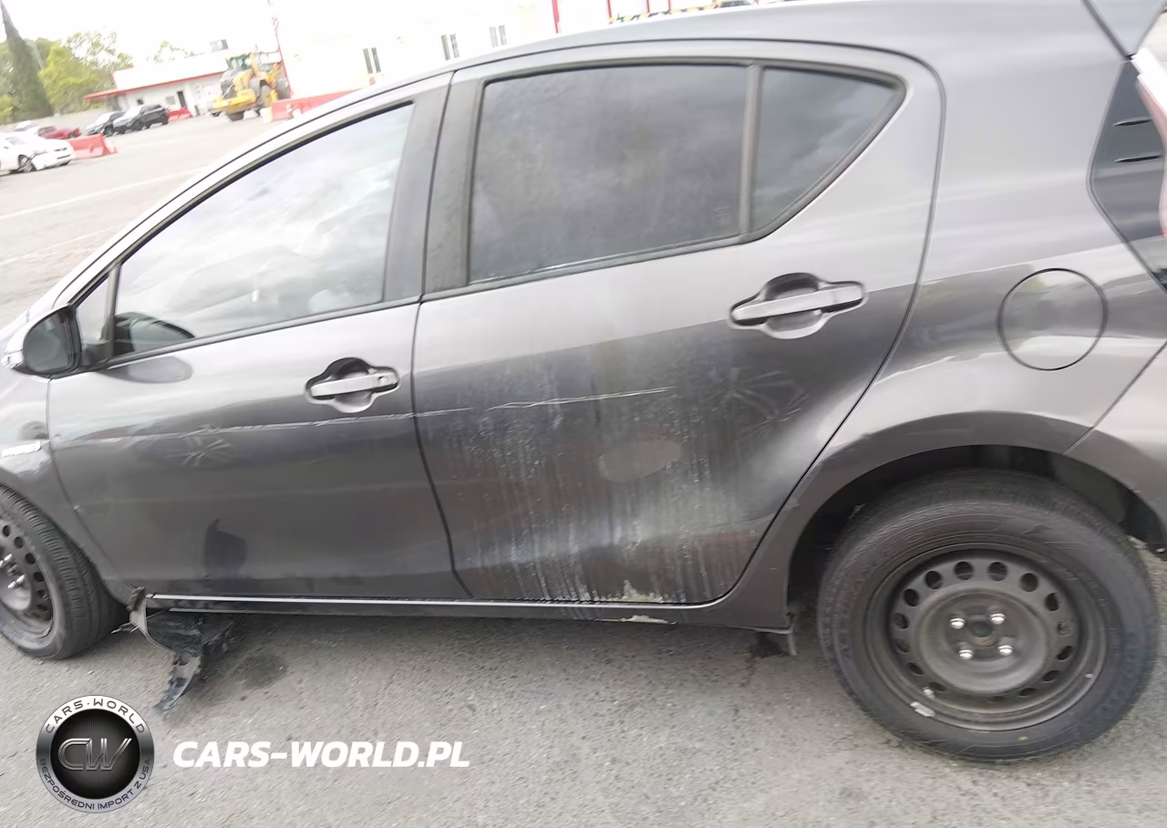 2016 Toyota Prius C One VIN:JTDKDTB39G1136573 - 14