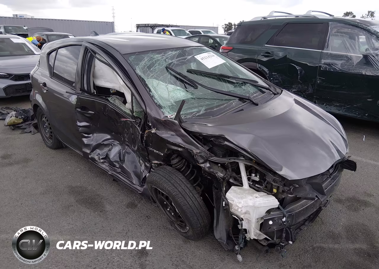 2016 Toyota Prius C One VIN:JTDKDTB39G1136573 - 6
