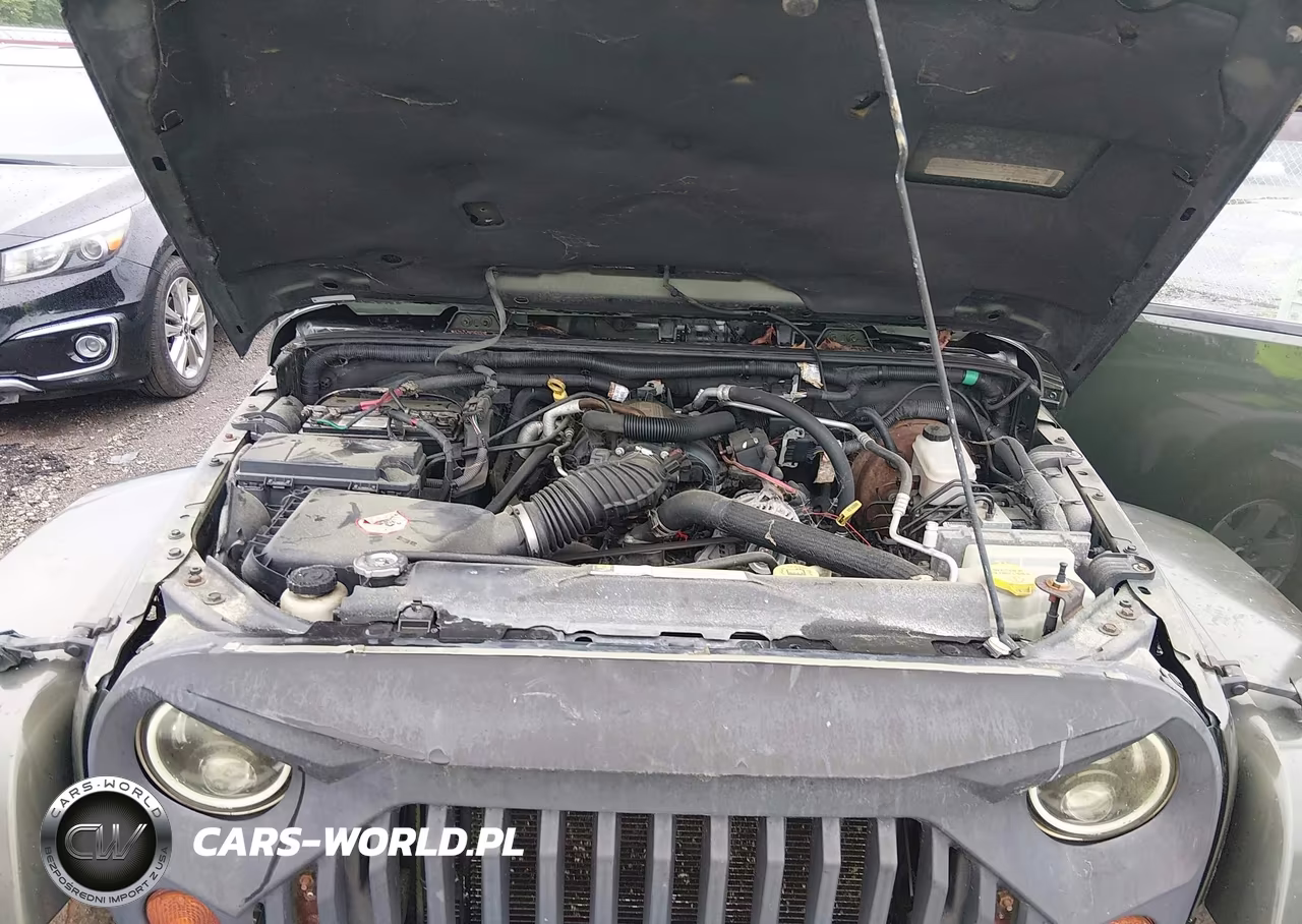 2008 Jeep Wrangler Unlimited Sahara VIN:1J4GA59138L553928 - 10