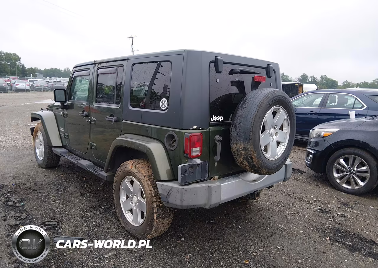 2008 Jeep Wrangler Unlimited Sahara VIN:1J4GA59138L553928 - 3