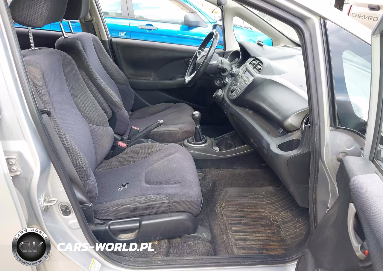 2013 Honda Fit Sport VIN:JHMGE8G56DC005660 - 5
