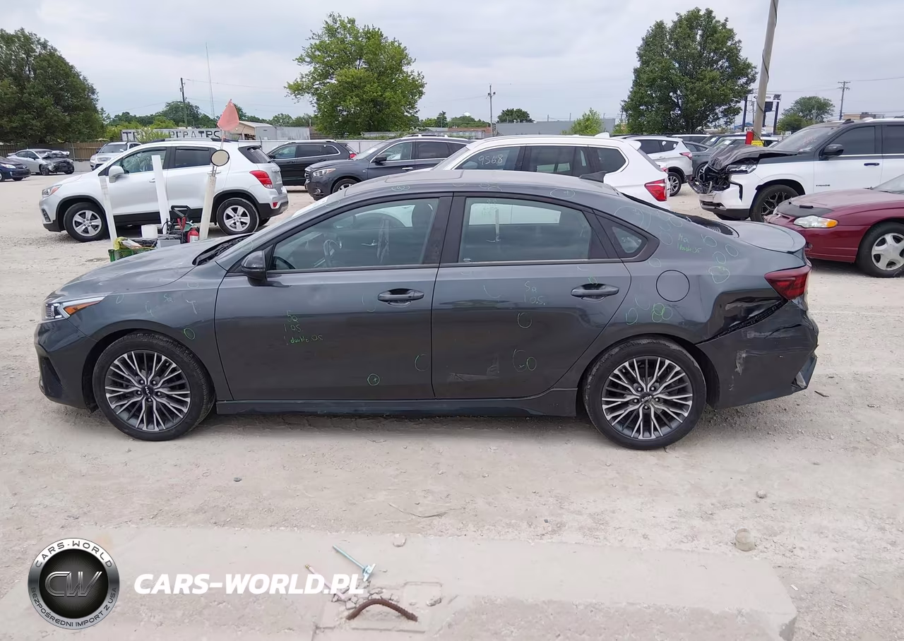 2024 Kia Forte Gt-Line VIN:3KPF54AD7RE833030 - 14