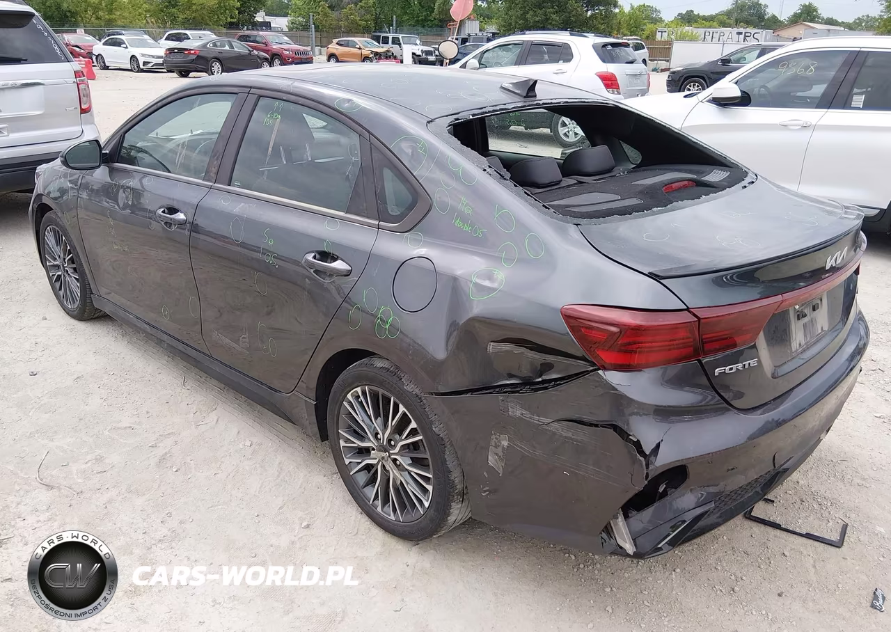 2024 Kia Forte Gt-Line VIN:3KPF54AD7RE833030 - 3