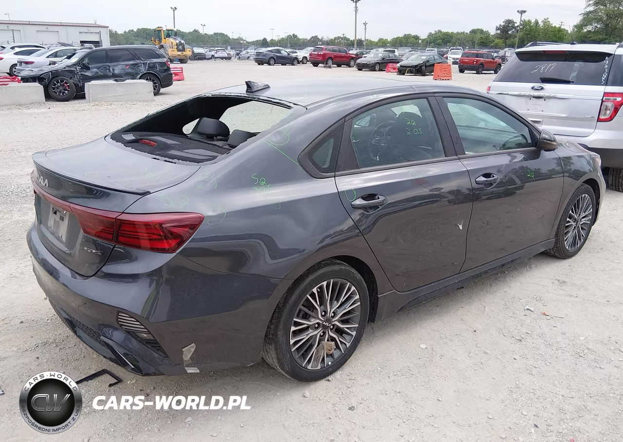 2024 Kia Forte Gt-Line VIN:3KPF54AD7RE833030 - 4