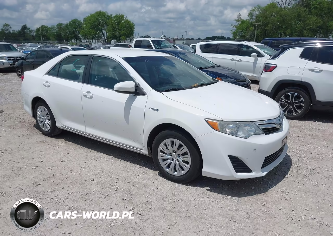 2013 Toyota Camry Hybrid Le – zdjęcie 1 z 16