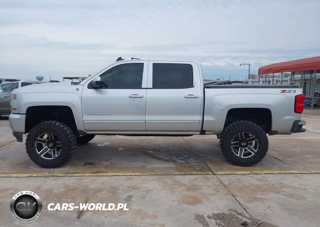 2018 Chevrolet Silverado 1500 2Lt VIN:3GCUKREC9JG265600 - 14