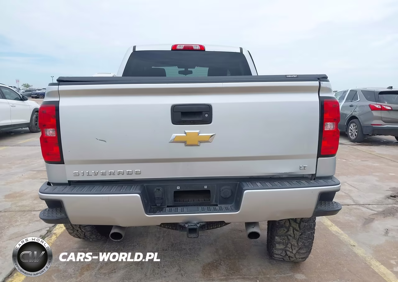 2018 Chevrolet Silverado 1500 2Lt VIN:3GCUKREC9JG265600 - 16