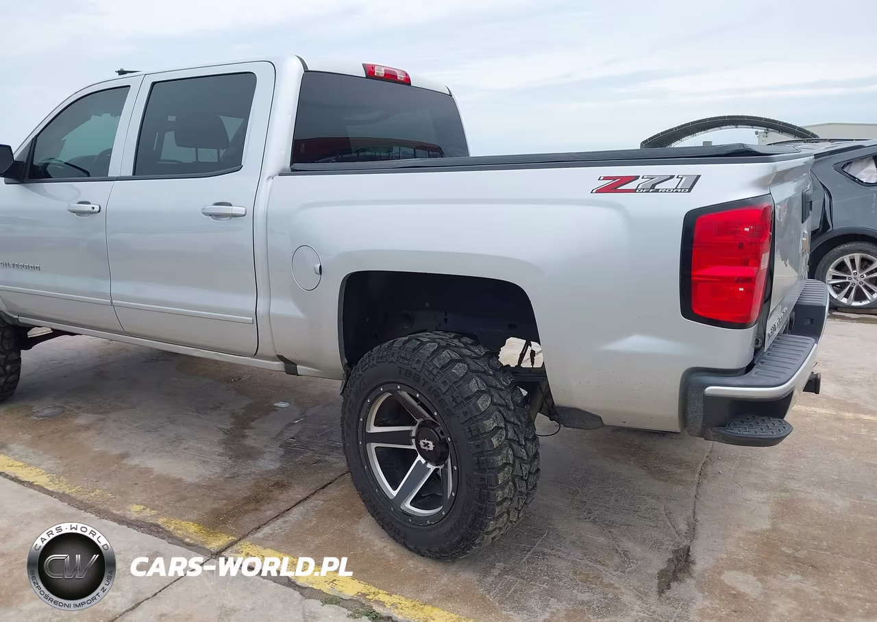 2018 Chevrolet Silverado 1500 2Lt VIN:3GCUKREC9JG265600 - 17