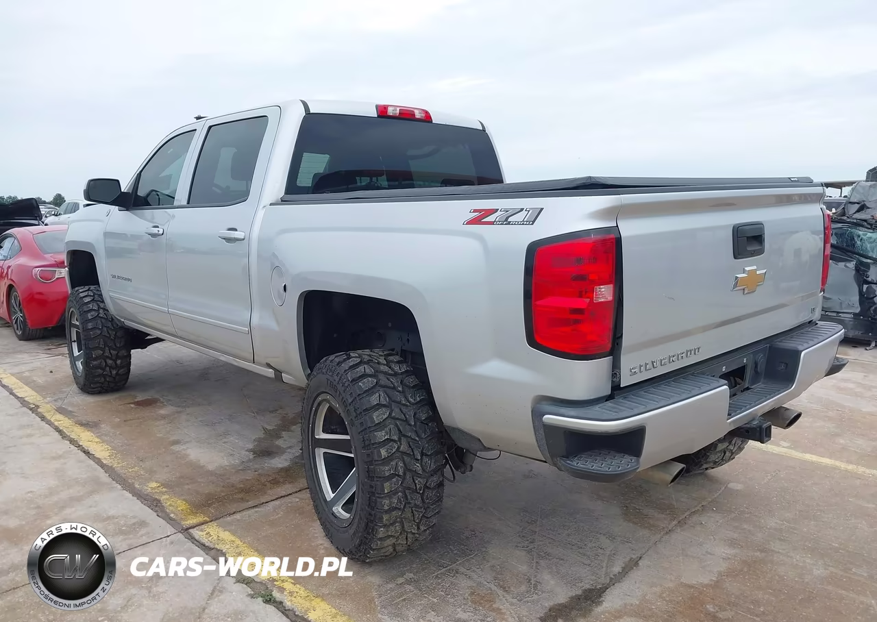 2018 Chevrolet Silverado 1500 2Lt VIN:3GCUKREC9JG265600 - 3