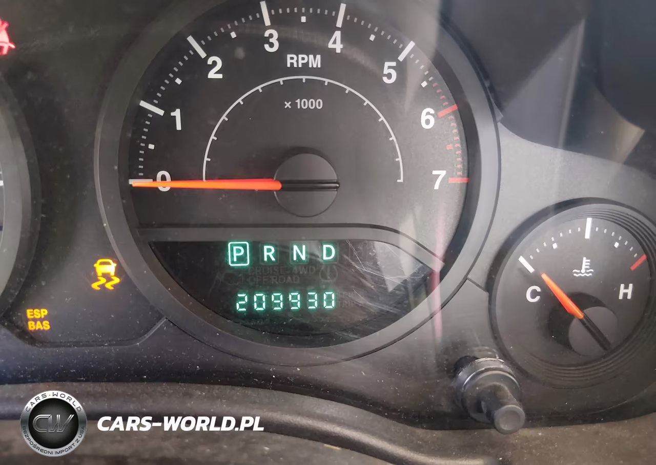 2007 Jeep Wrangler Unlimited X VIN:1J4GA39157L153971 - 7