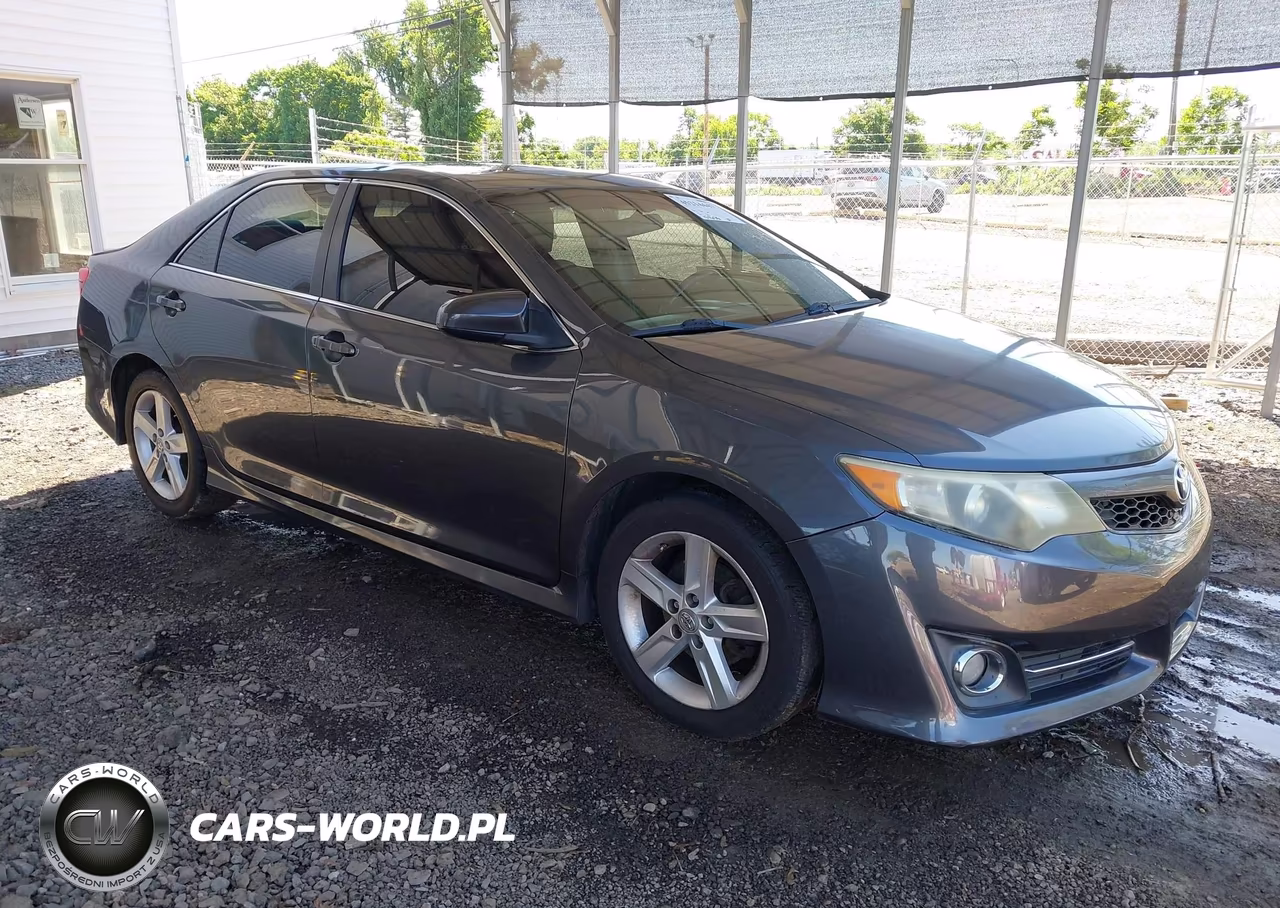 2012 Toyota Camry Se – zdjęcie 1 z 17