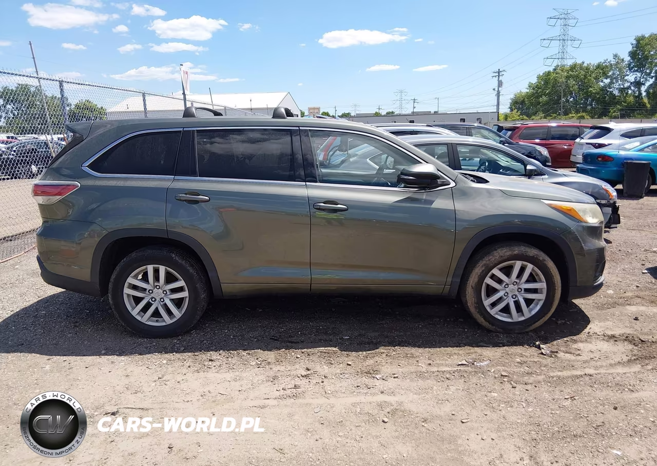 2015 Toyota Highlander Le VIN:5TDZARFH3FS013501 - 13