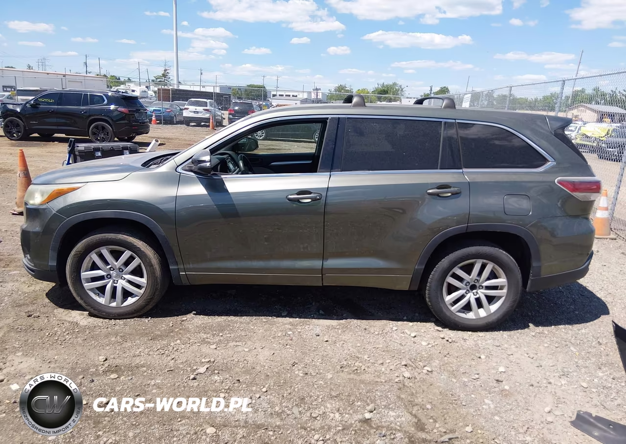 2015 Toyota Highlander Le VIN:5TDZARFH3FS013501 - 14