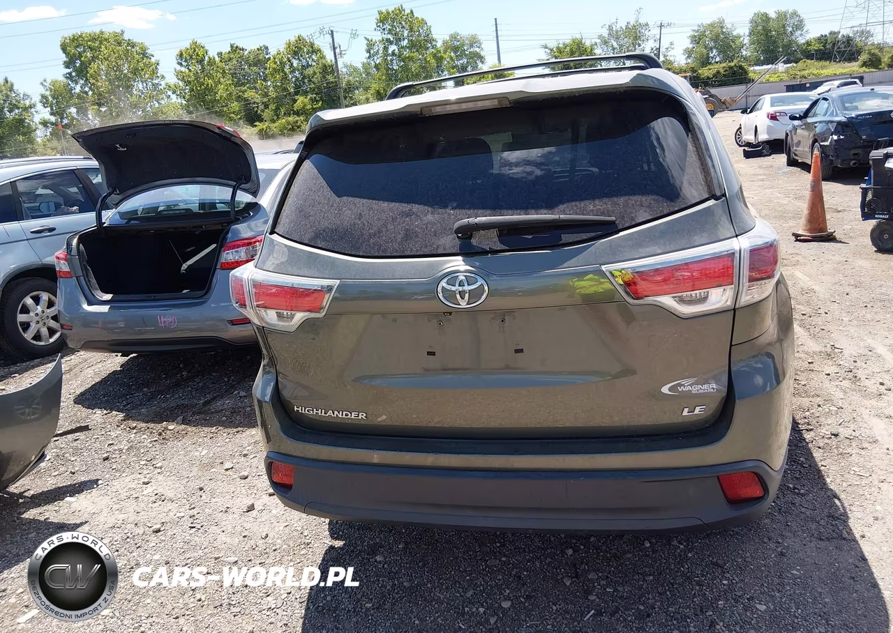 2015 Toyota Highlander Le VIN:5TDZARFH3FS013501 - 16