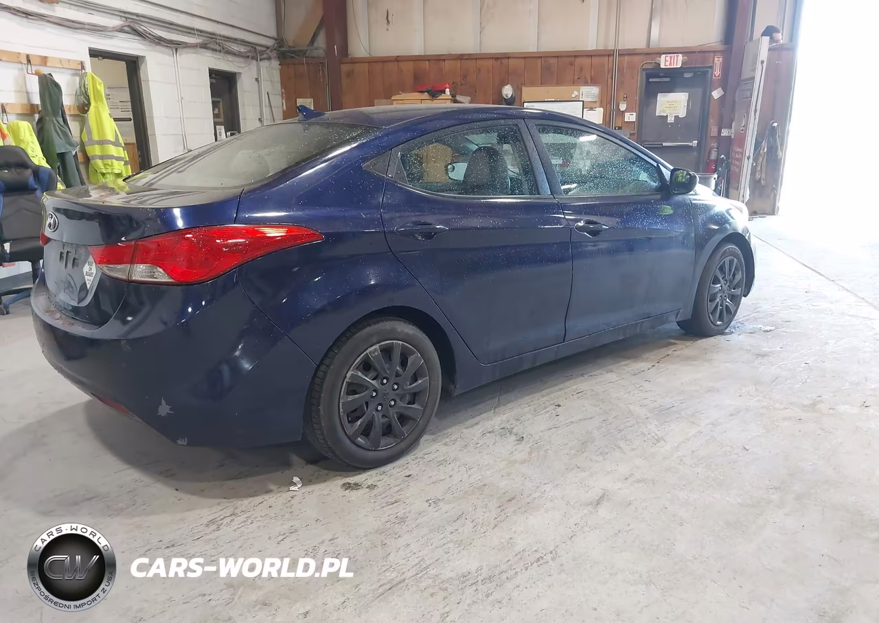 2011 Hyundai Elantra Gls VIN:5NPDH4AE3BH047735 - 4