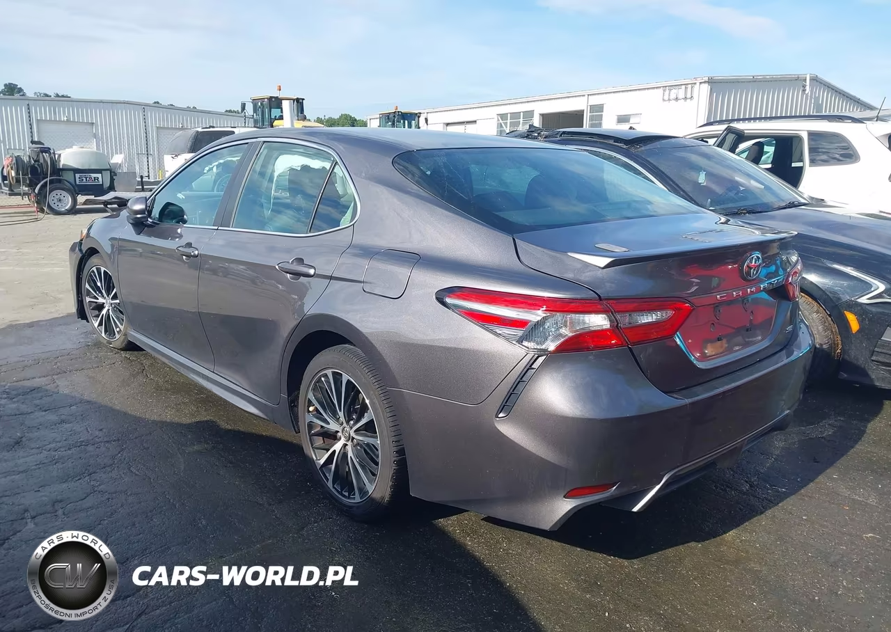 2018 Toyota Camry Se VIN:4T1B11HK7JU657949 - 3