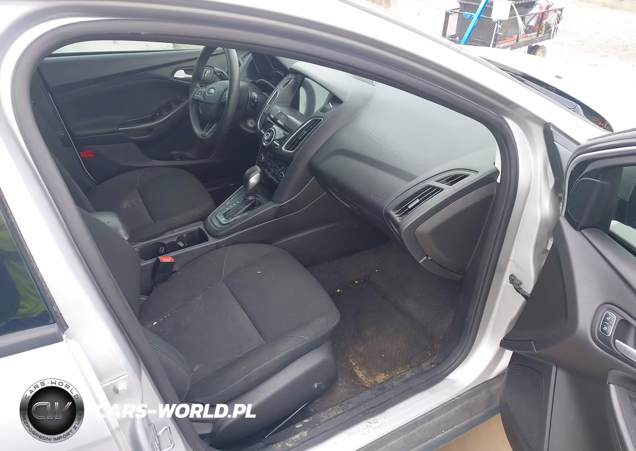 2018 Ford Focus Sel VIN:1FADP3M24JL244024 - 5