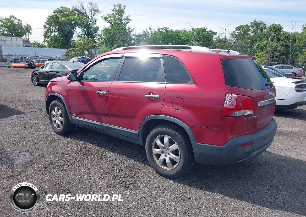 2011 Kia Sorento Lx VIN:5XYKTDA11BG045881 - 3