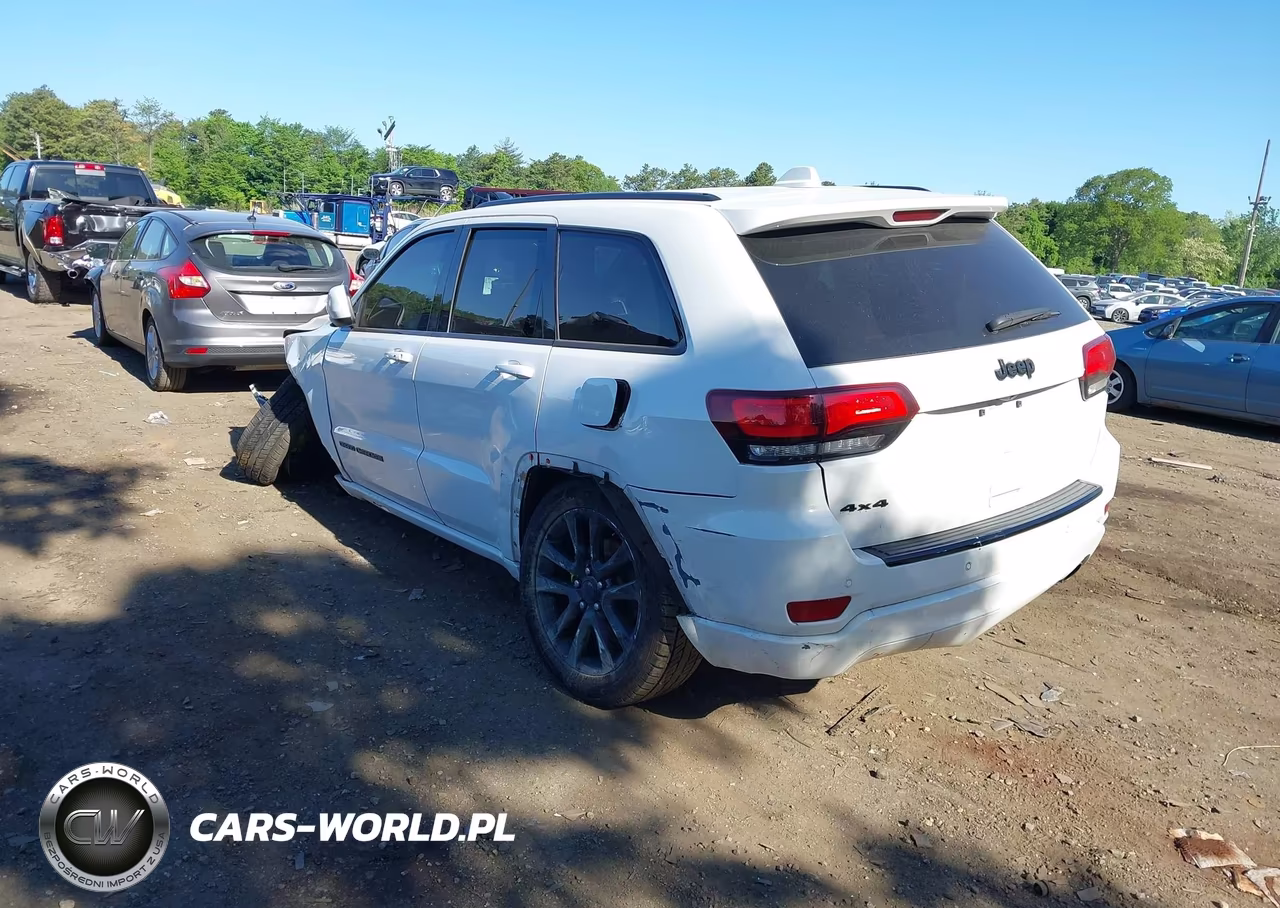 2017 Jeep Grand Cherokee Altitude 4X4 VIN:1C4RJFAG2HC938370 - 3
