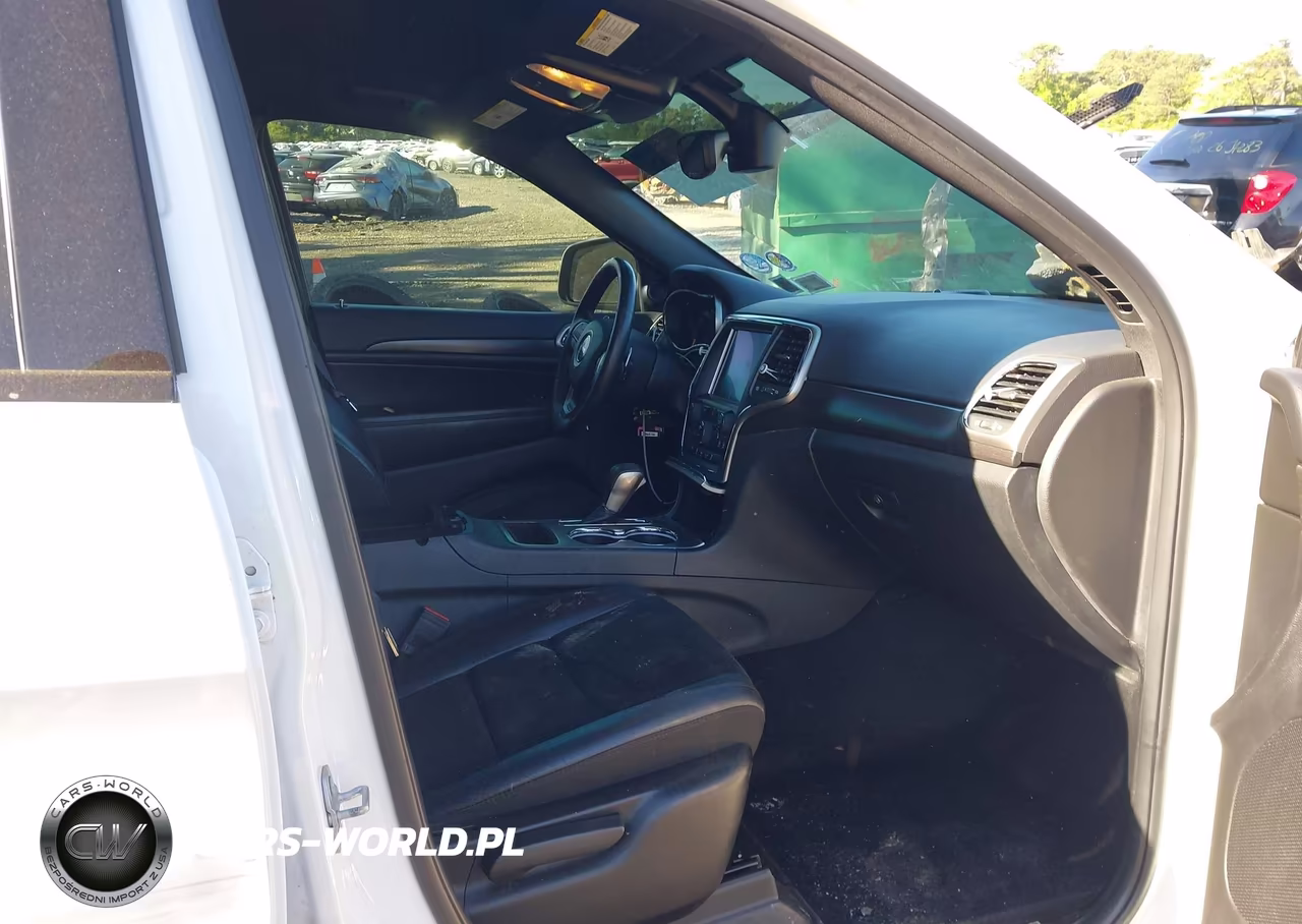 2017 Jeep Grand Cherokee Altitude 4X4 VIN:1C4RJFAG2HC938370 - 5