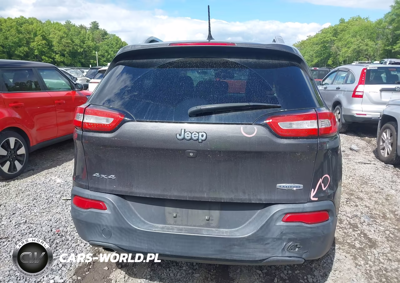 2015 Jeep Cherokee Latitude VIN:1C4PJMCB5FW649976 - 16