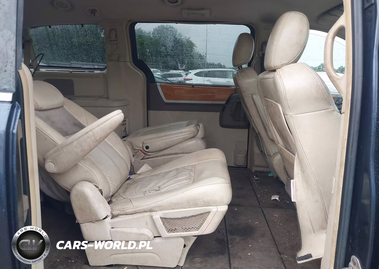 2008 Chrysler Town & Country Limited VIN:2A8HR64X48R722634 - 8
