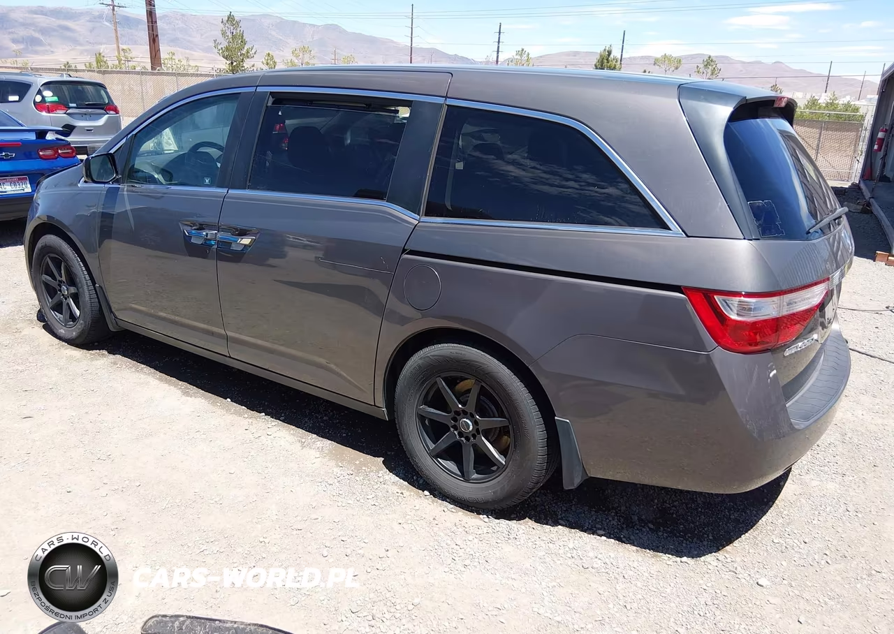 2011 Honda Odyssey Ex VIN:5FNRL5H43BB070213 - 3