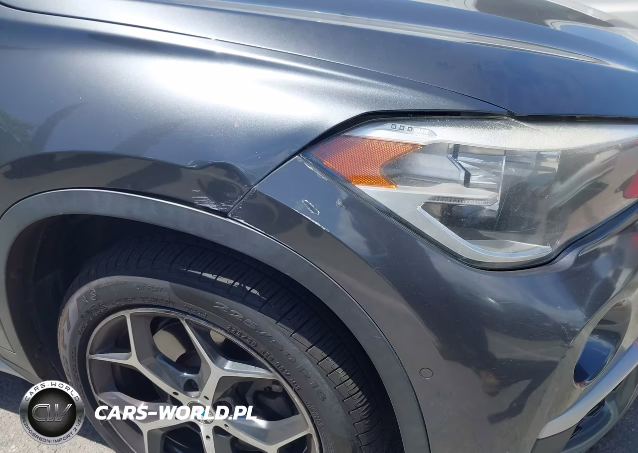 2018 BMW X1 xDrive28I VIN:WBXHT3C39J5K29205 - 17