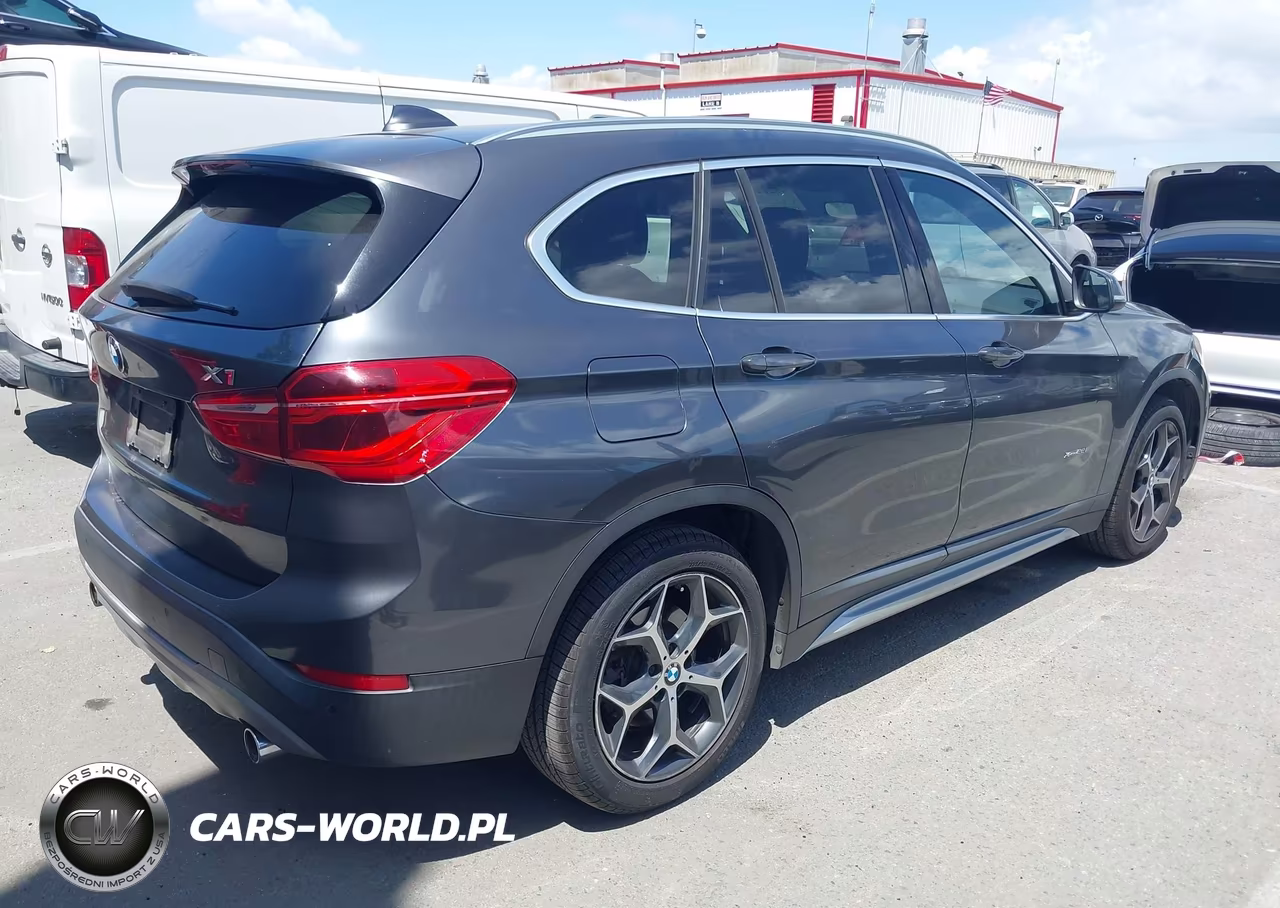 2018 BMW X1 xDrive28I VIN:WBXHT3C39J5K29205 - 4