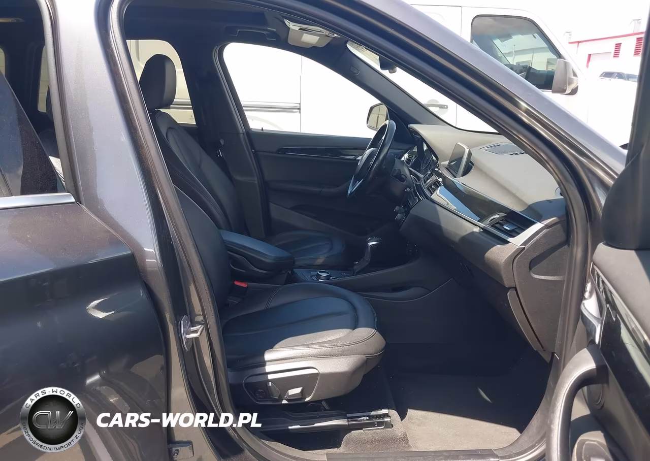 2018 BMW X1 xDrive28I VIN:WBXHT3C39J5K29205 - 5