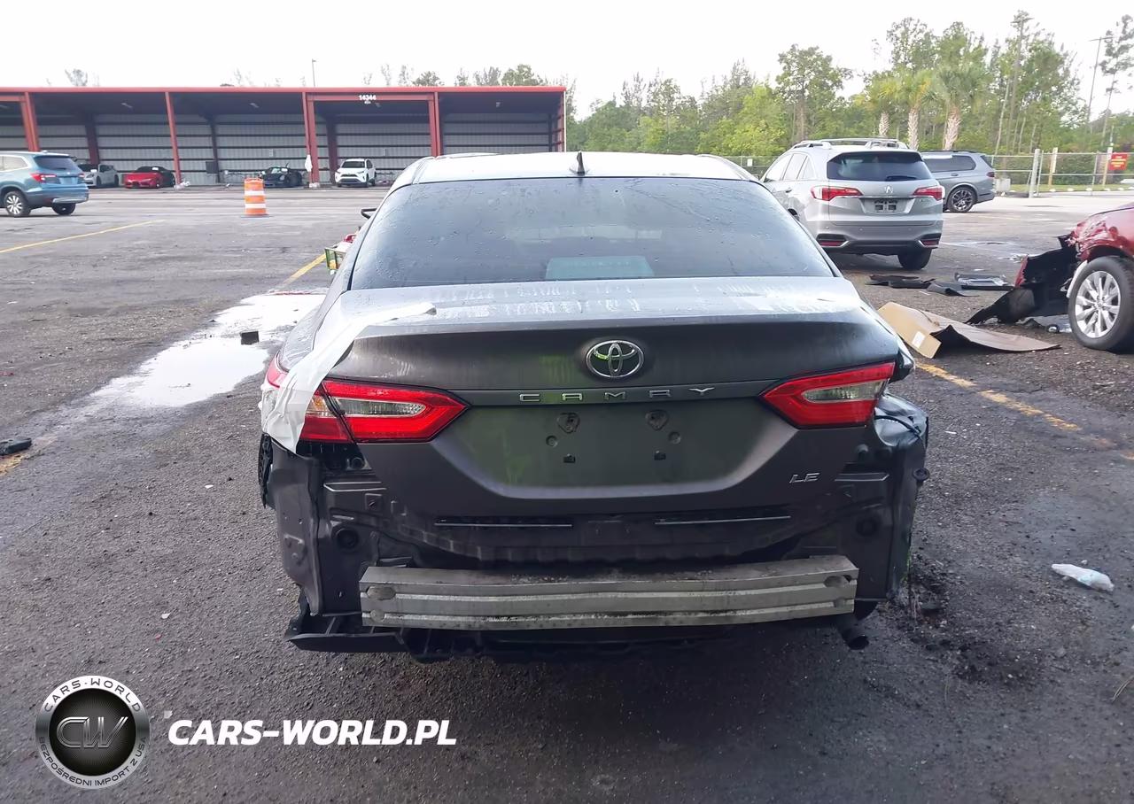 2019 Toyota Camry Le VIN:4T1B11HK1KU181103 - 16