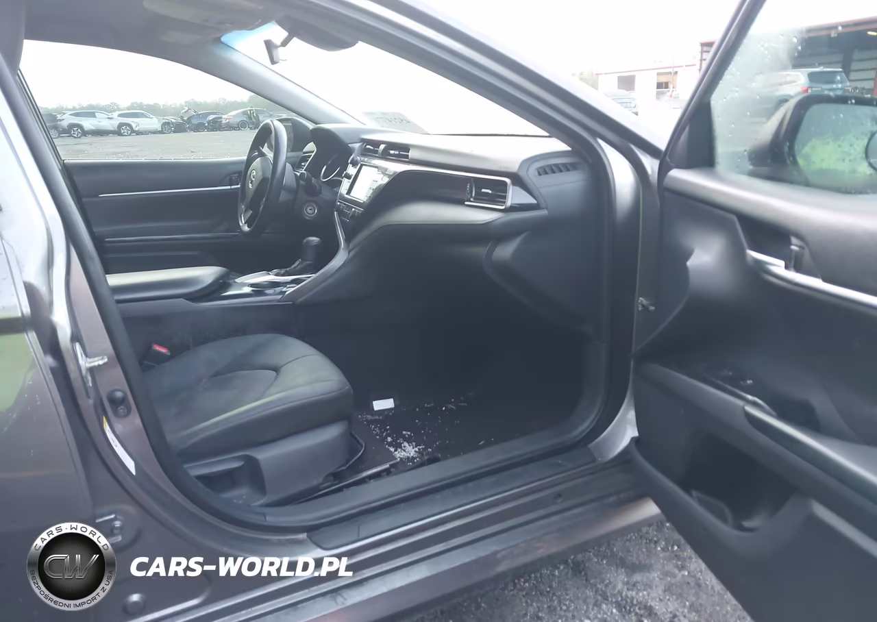 2019 Toyota Camry Le VIN:4T1B11HK1KU181103 - 5