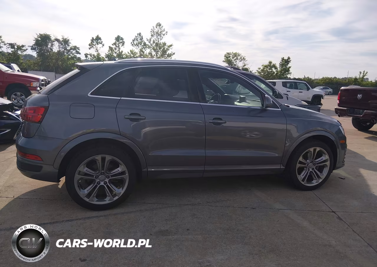 2016 Audi Q3 2.0T Premium Plus VIN:WA1GFCFS3GR007595 - 13