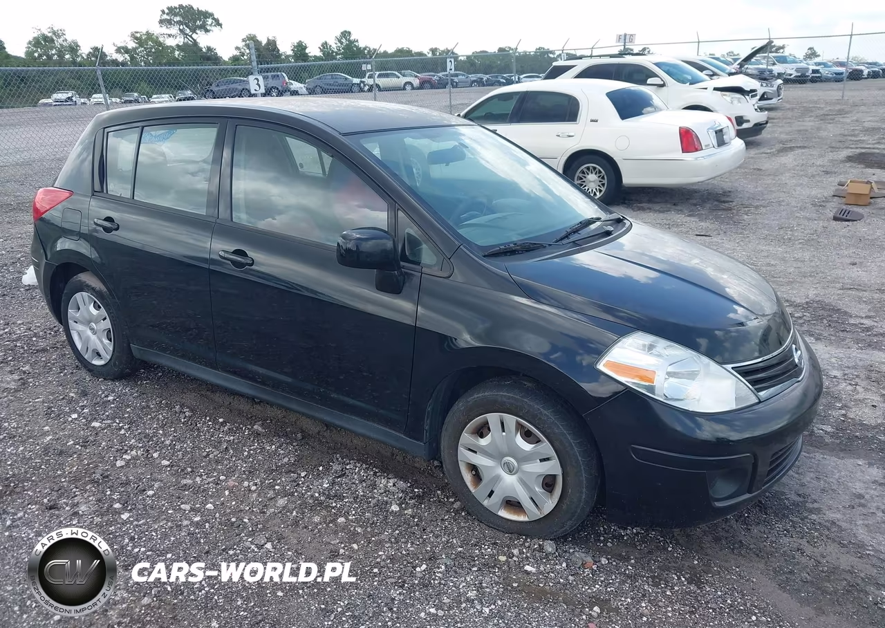 2012 Nissan Versa 1.8 S – zdjęcie 1 z 10