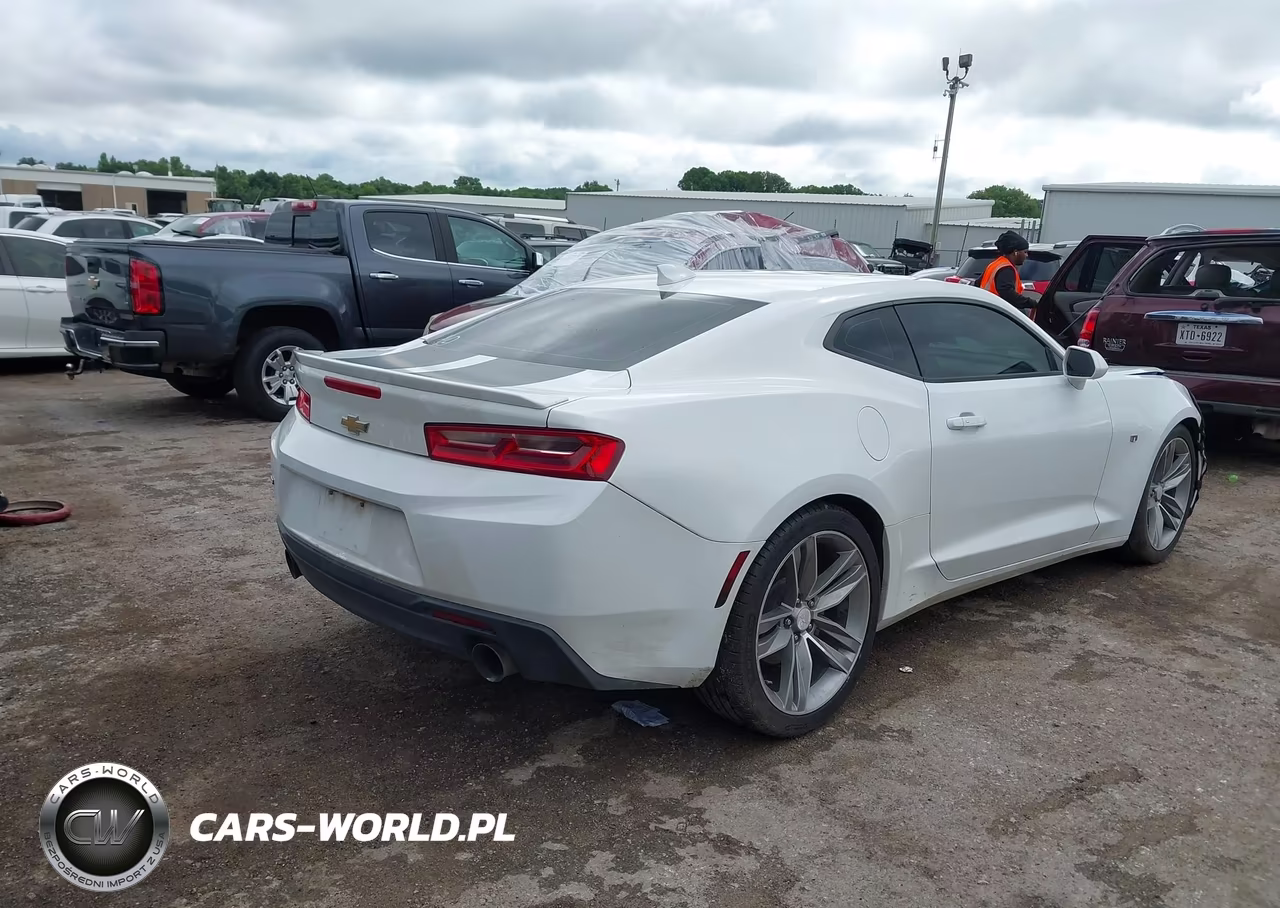 2018 Chevrolet Camaro 1Lt VIN:1G1FB1RX1J0101651 - 4