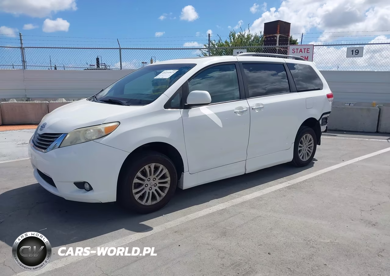 2011 Toyota Sienna VIN:5TDYK3DCXBS114168 - 2