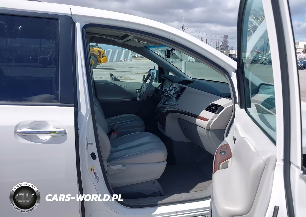2011 Toyota Sienna VIN:5TDYK3DCXBS114168 - 5