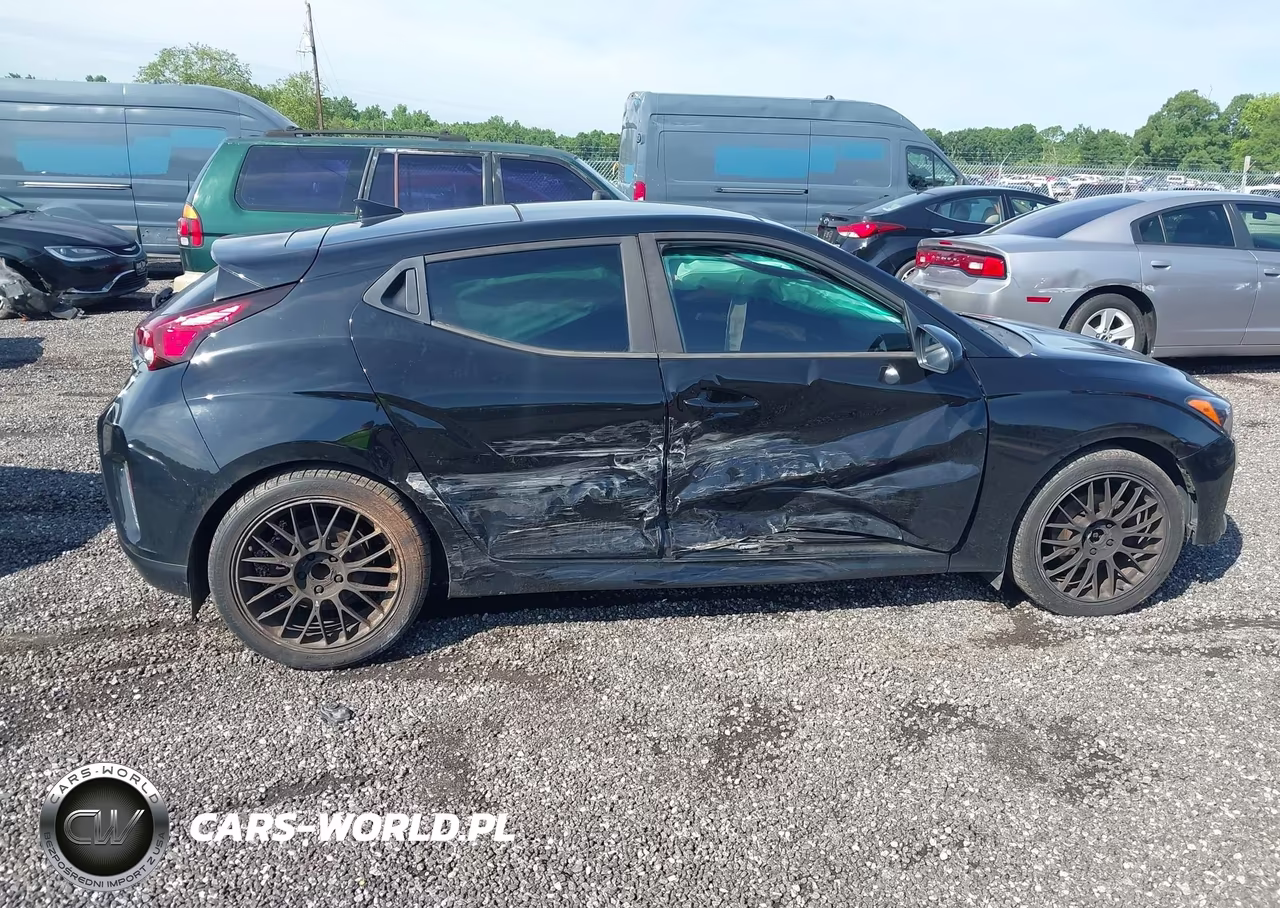 2020 Hyundai Veloster 2.0 Premium VIN:KMHTG6AF0LU029974 - 13